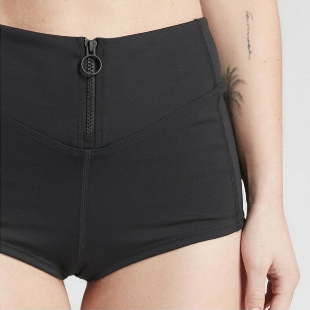 Women’s | Athleta Swim Shorts Zip Front Athletic Swim Bottom, Black | Size M - Picture 4 of 7